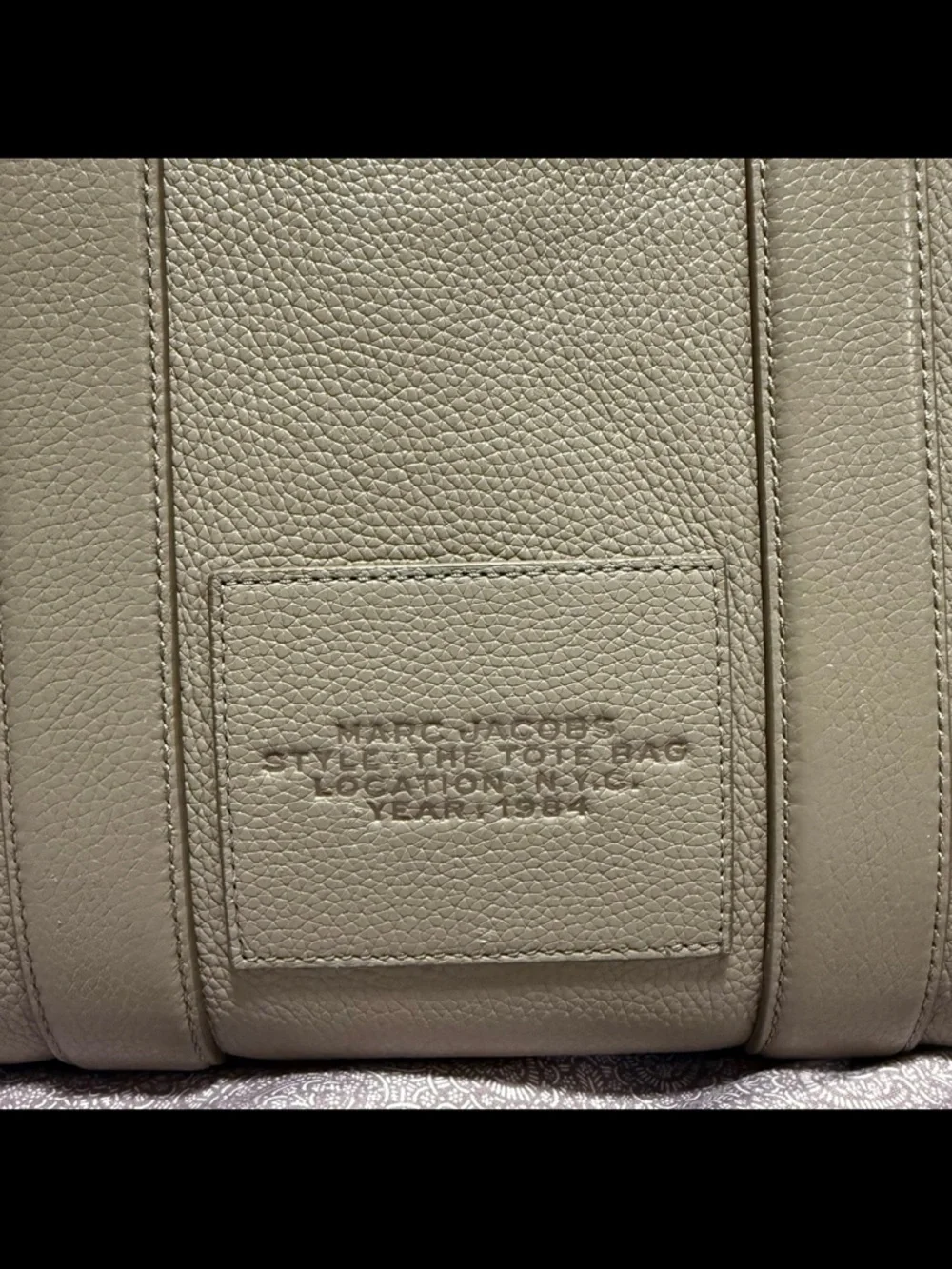Marc Jacobs The Leather Medium Tote Bag